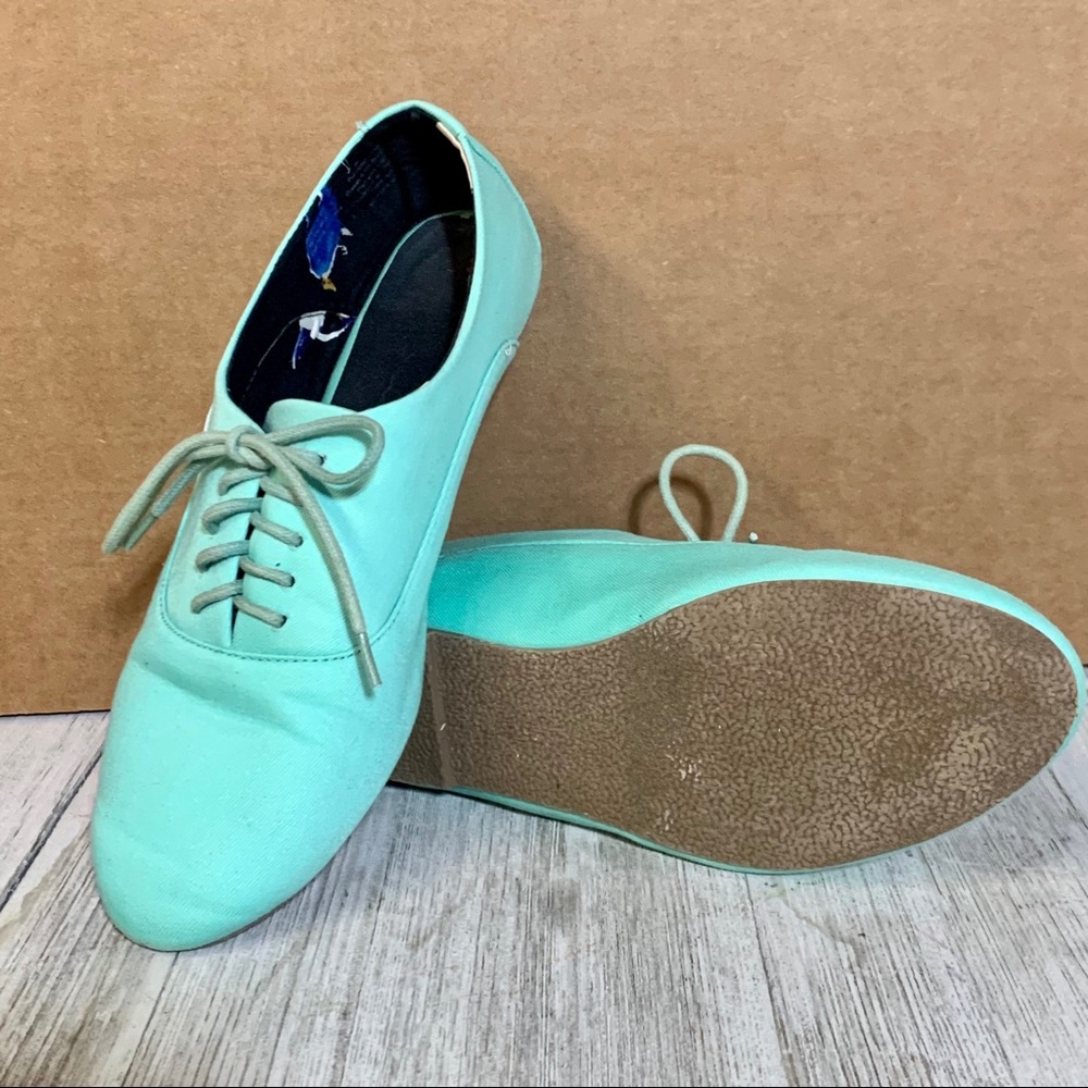 Shellys Mint Canvas Shoe - Picture 2 of 5